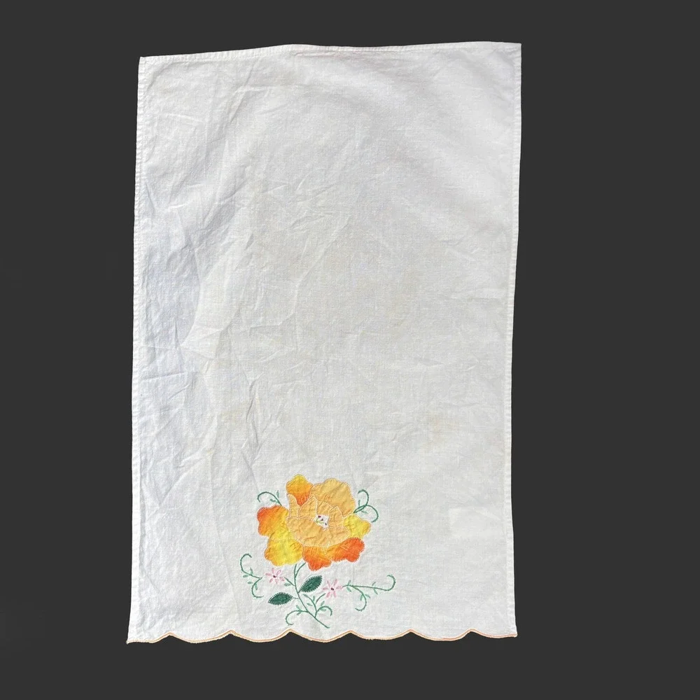 Vintage Hand Embroidered Floral Cotton Tea Towels‎ Set of 3 Scalloped Edge White